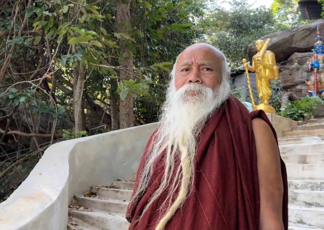 หลวงปู่เคราเงิน