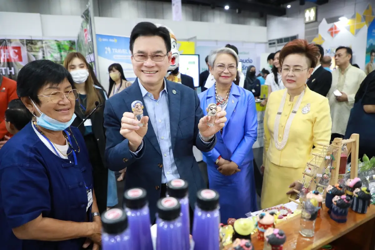 “จุรินทร์” ชู เปลี่ยนผู้ด้อยโอกาสเป็นผู้ได้โอกาส เพื่อสร้างความเท่าเทียม