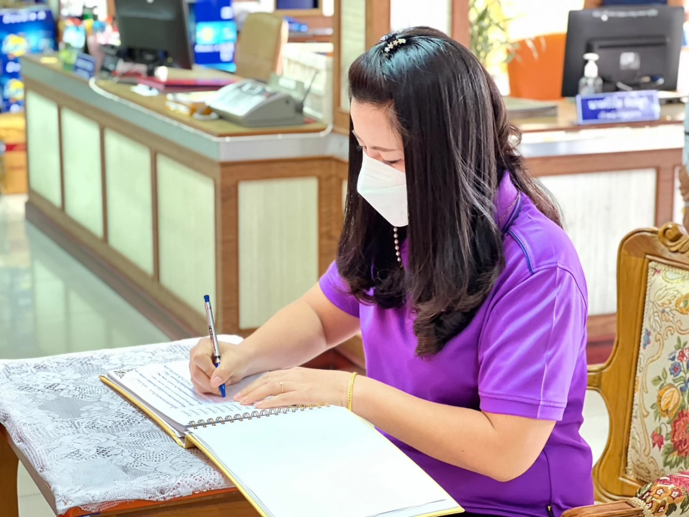 คณาจารย์-นักศึกษา กศน.โคราช ลงนามถวายพระพร“สมเด็จพระเจ้าลูกเธอ เจ้าฟ้าพัชรกิติยาภาฯ