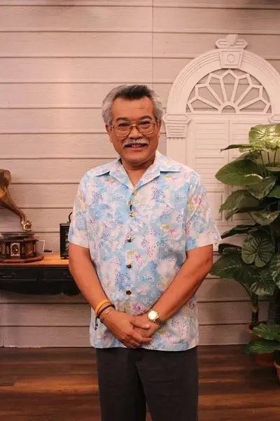 แฟนคลับเป็นห่วง หลังหาม "อ.เจนภพ" แอดมิทรพ. ปวดท้องรุนแรง ถ่ายเป็นเลือด