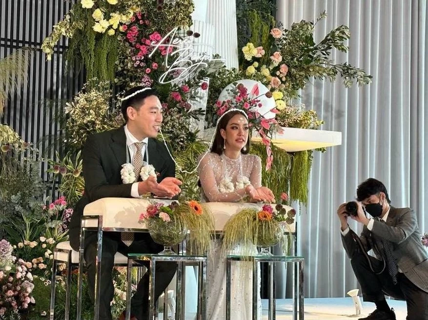 เจ้าสาว แอริน ยุกตะทัต กับ เจ้าบ่าว เบญจ เบญจรงคกุล