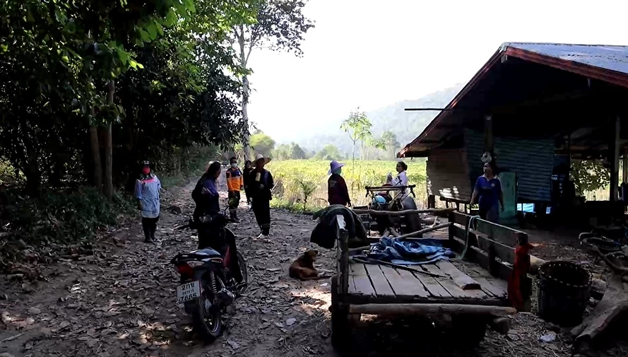 ระทึก หนูน้อย 2 ขวบ เดินตามหมาหลงป่า ชาวบ้านระดมหาวุ่น เชื่อถูกผีบังตา