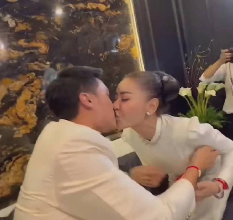 งานวิวาห์ เป็กกี้ ศรีธัญญา