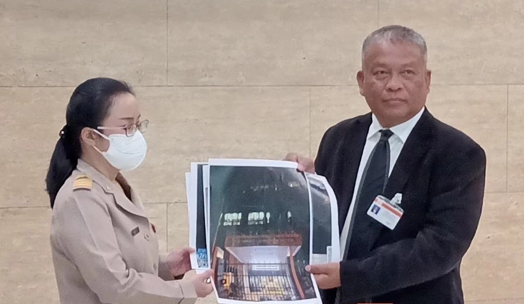  "นายวัชระ เพชรทอง" อดีตส.ส.พรรคประชาธิปัตย์ ยื่นหนังสือถึงประธานวุฒิสภาขอให้ตรวจสอบ ปธ.ปปง.และรองเลขาธิการปปง.