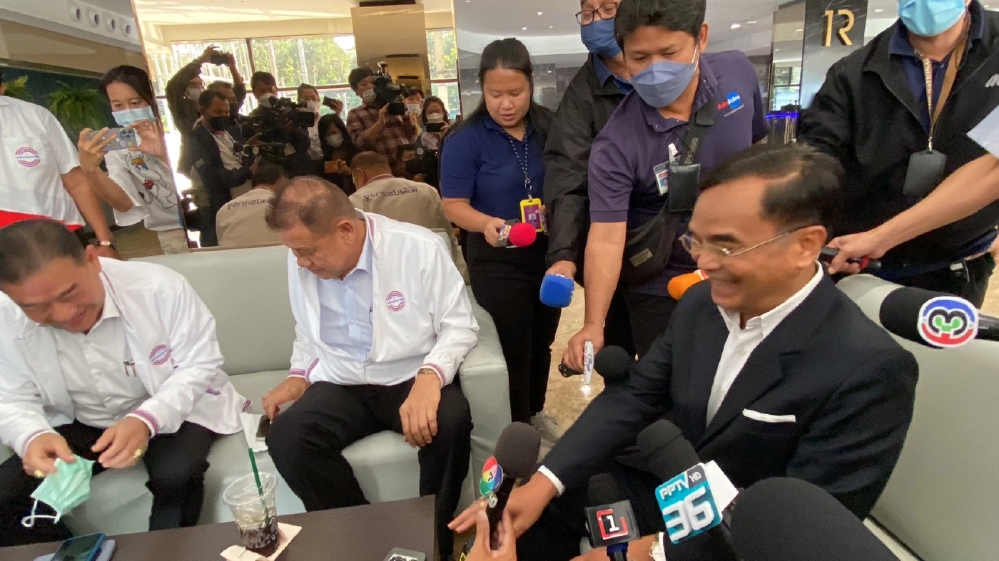 "นิพิฏฐ์" ยื่นลาออก "สร้างอนาคตไทย" หันซบ "พลังประชารัฐ"