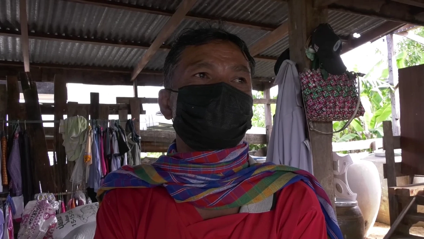 นายธรีภัทร์  อินทร์พันธ์ อายุ 48 ปี พ่อน้องไม้ อายุ 9 ปี ที่ถูกหมายเรียก