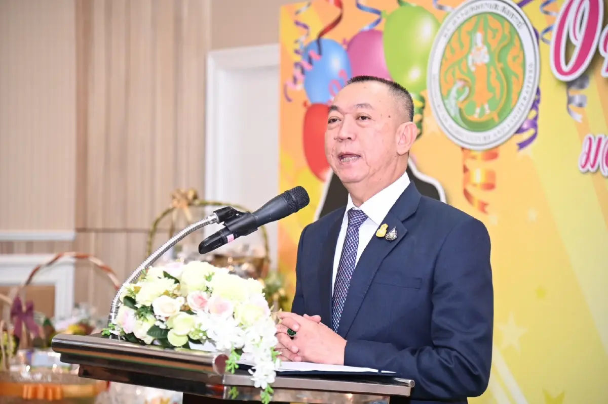 ดร.เฉลิมชัย ศรีอ่อน รัฐมนตรีว่าการกระทรวงเกษตรและสหกรณ์