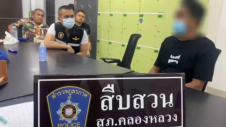 ตำรวจคลองหลวง หิ้วมือฆ่าปาดคอ วิน จยย. ฝากขังศาลจังหวัดธัญบุรี