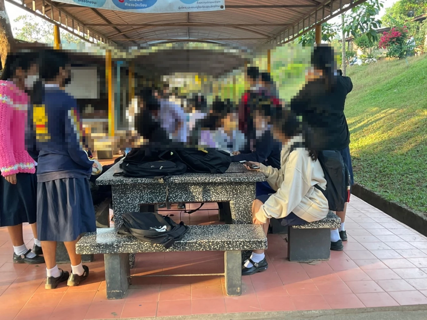 อึ้งครู รร.ชายแดนสังขละบุรี ขอย้ายออกเกือบครึ่ง หลังบรรจุครบเกณฑ์