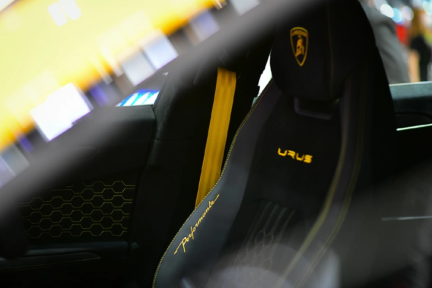 เรนาสโซ มอเตอร์ เผยโฉมซูเปอร์เอสยูวี  "Lamborghini Urus Performante"