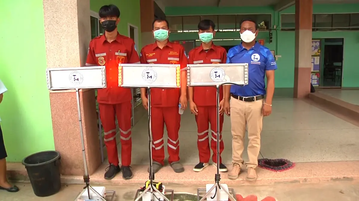 ข้ามถนนปลอดภัย ประดิษฐ์ไฟกระพริบหน้าโรงรียน