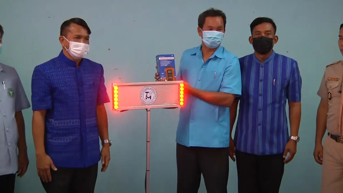ข้ามถนนปลอดภัย ประดิษฐ์ไฟกระพริบหน้าโรงรียน