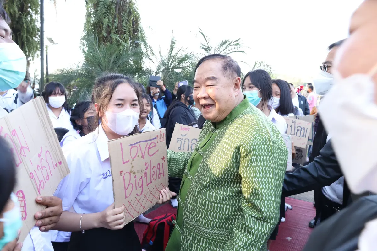 โดนใจ! ชาวบ้าน อวย "บิ๊กป้อม" พูดจริงช่วยจริง มีน้ำใช้ไม่แล้ง