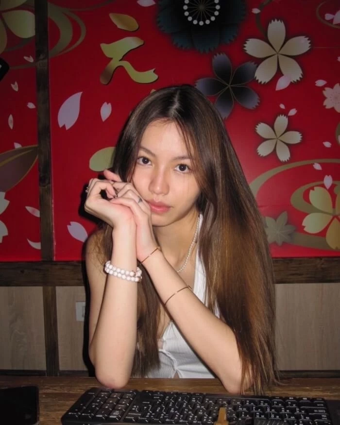 “เจ้านาย” เปิดตัวแฟนหรือเพื่อนสนิท? งานนี้ ชาวเน็ตงงหนักนึกว่าคบ "จูเน่"