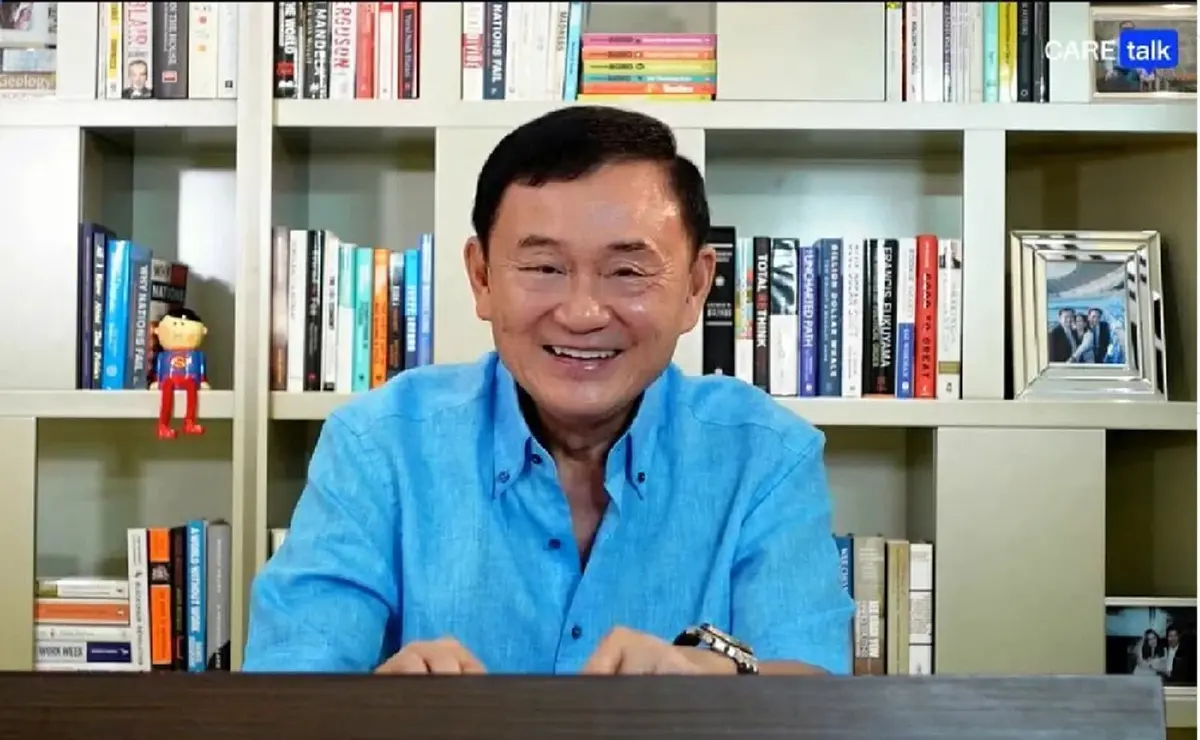 นายทักษิณ หรือ "โทนี่ วู้ดซัม" อดีตนายกรัฐมนตรี