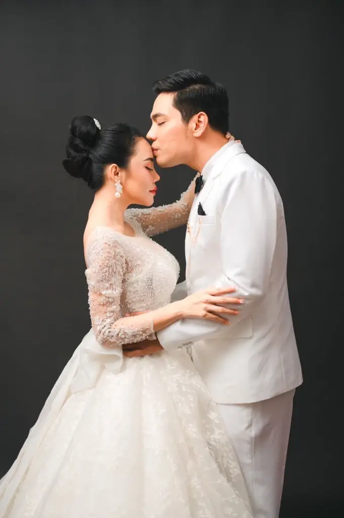 “เอ็มมี่ อมลวรรณ” ถ่ายพรีเวดดิ้งสุดหวาน ขอรักนี้ เป็นรักครั้งสุดท้าย