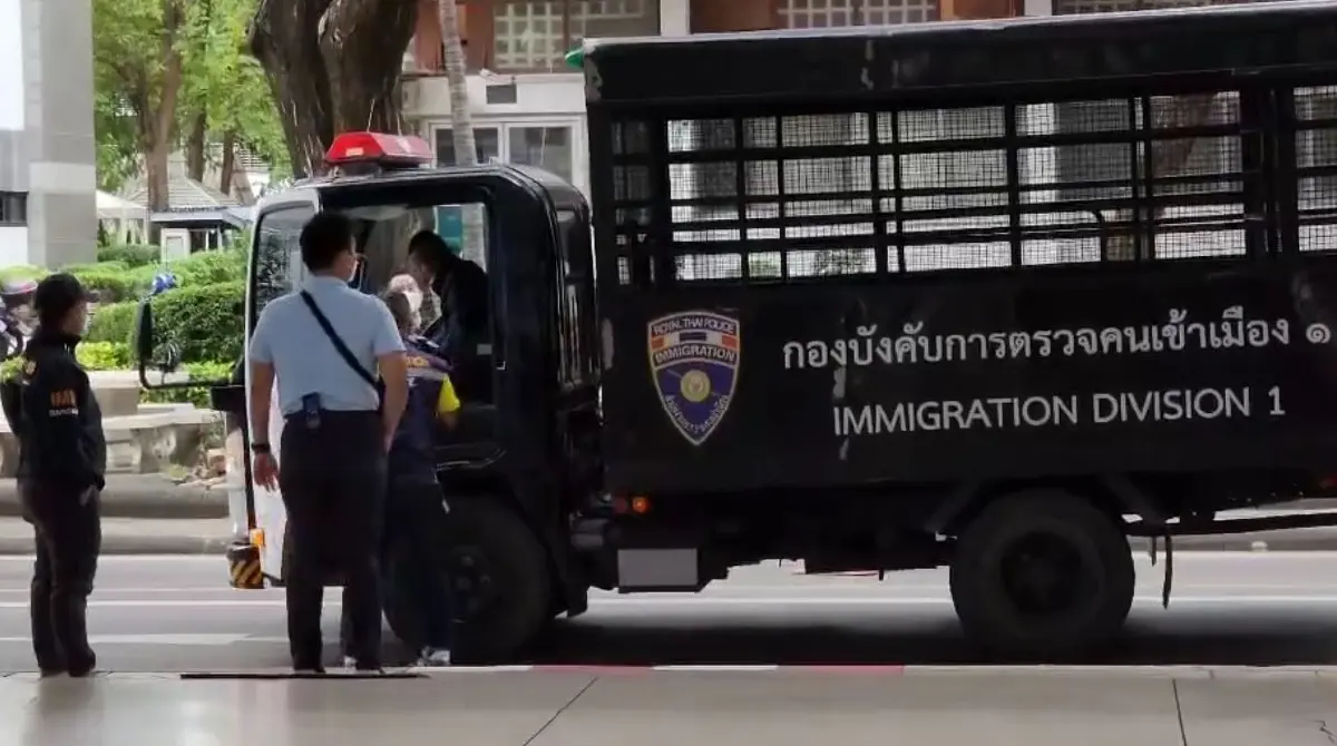 ตม.บุกจับแรงงานต่างด้าว บ.ทำความสะอาด ในมหาวิทยาลัยชื่อดังกลางกรุง