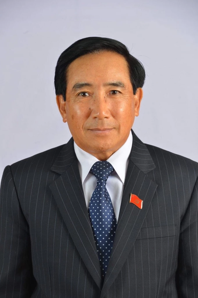 ท่ายพันคำ วิพาวัน นายกรัฐมนตรี ตัดสินใจประกาศลาออกกลางสภา