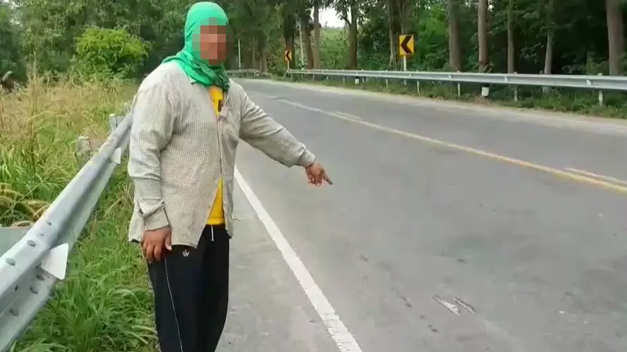 รถอีแต๊กไม่มีไฟท้ายวิ่งถนนดำช่วงค่ำ โจ๋ 17 พุ่งชนท้ายดับ คู่กรณีหายเงียบ