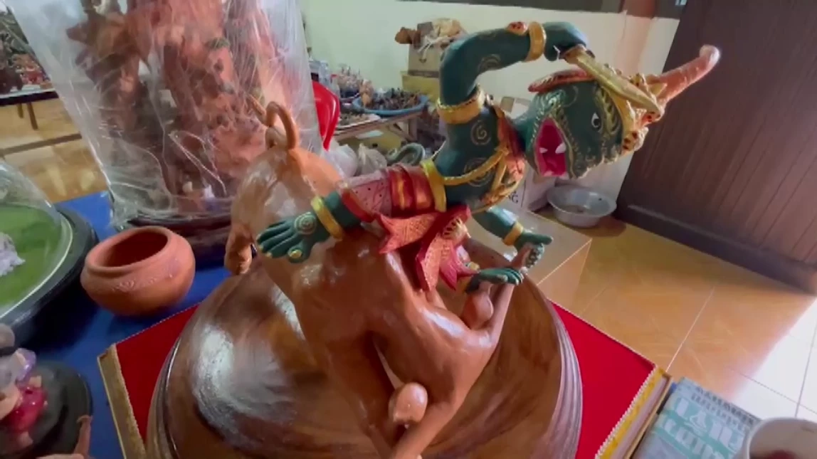 ตุ๊กตาชาววังบ้านบางเสด็จ งานศิลปาชีพ ต่อลมหายใจชาวบ้าน ของดีเมืองอ่างทอง