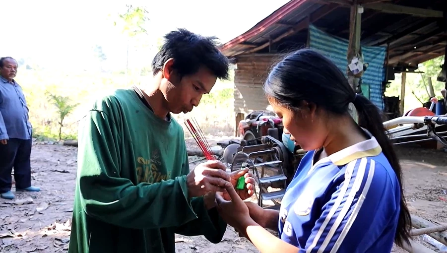 ระทึก หนูน้อย 2 ขวบ เดินตามหมาหลงป่า ชาวบ้านระดมหาวุ่น เชื่อถูกผีบังตา