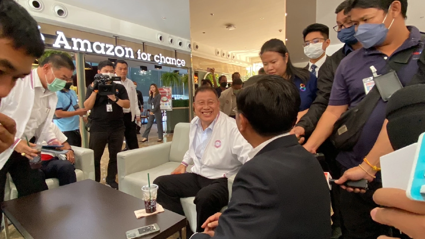 "นิพิฏฐ์" ยื่นลาออก "สร้างอนาคตไทย" หันซบ "พลังประชารัฐ"