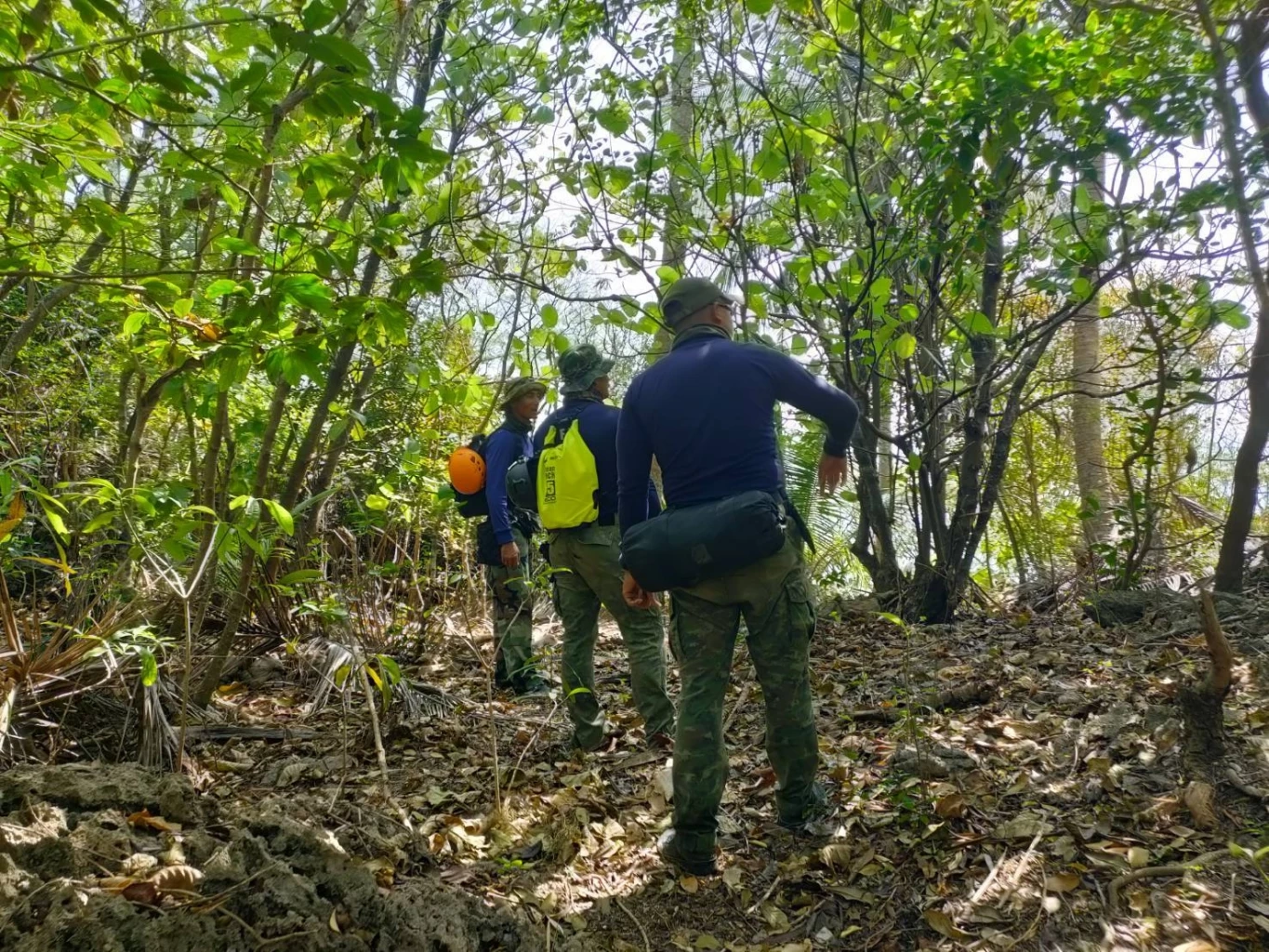 ทร. ส่งหน่วยซีล-นักประดาน้ำ ปูพรม 7 เกาะปากอ่าวชุมพร ค้นหากำลังพลอีก 5 นาย