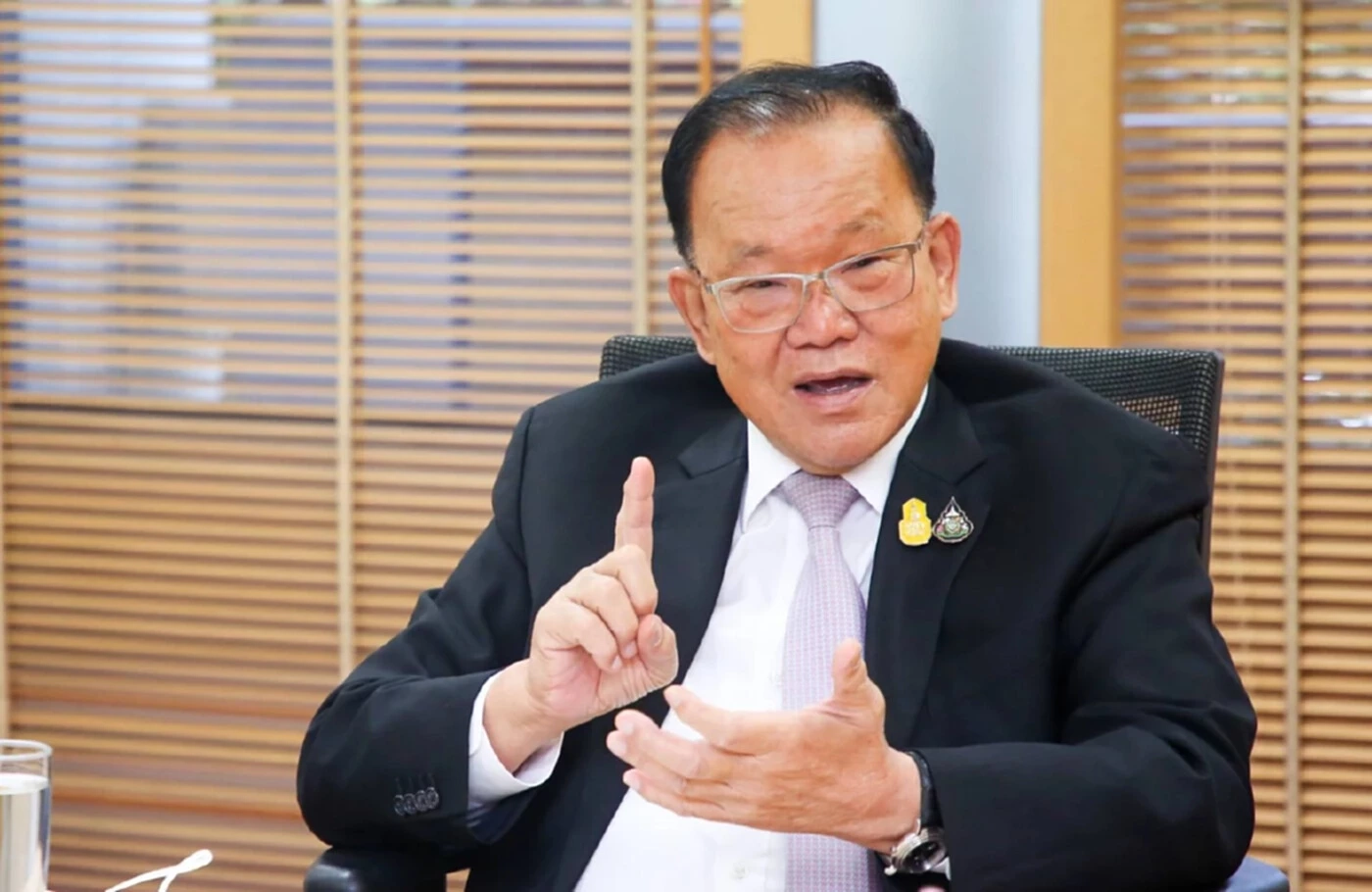 สันติ พร้อมพัฒน์ เลขาธิการพรรคพลังประชารัฐ