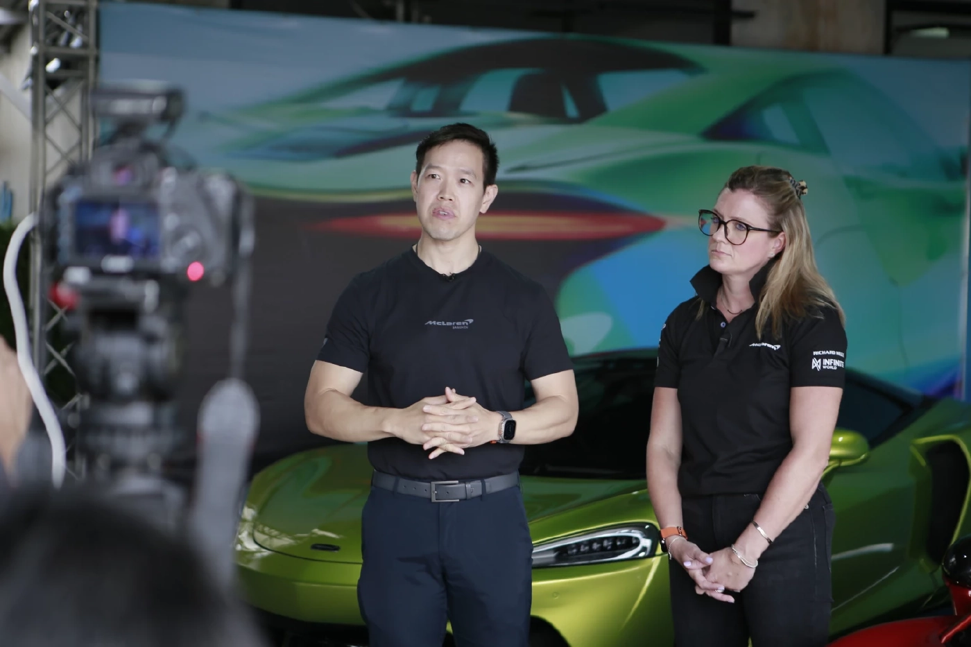 สัมผัสสมรรถนะแบบเอ็กซ์คลูซีฟ  McLaren Artura Plug-In Hybrid