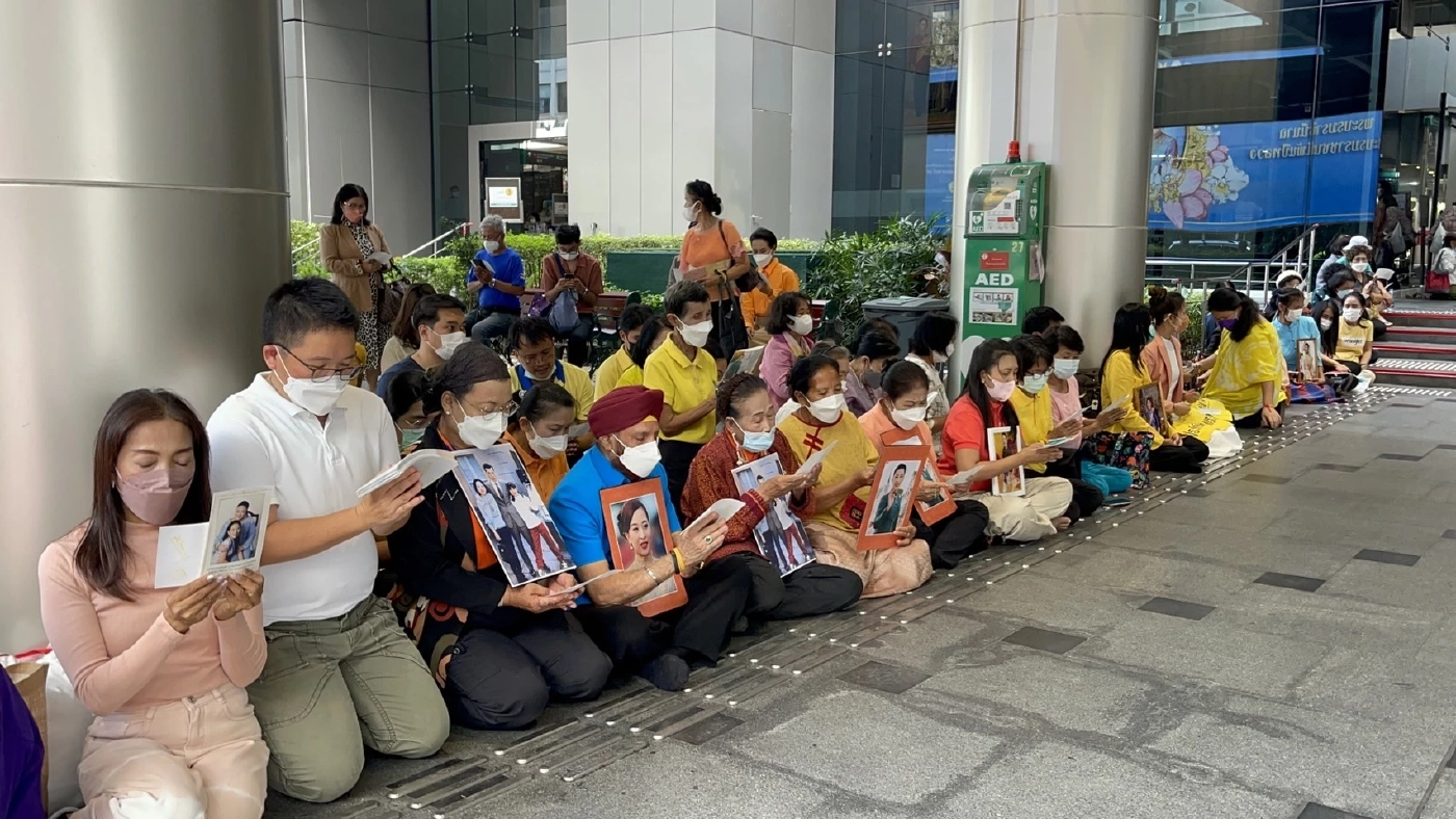 น้องหมิว บัณฑิตจิ๋ว พร้อมครอบครัว ร่วมลงนามถวายพระพร ‘เจ้าฟ้าพัชรกิติยาภา’ 