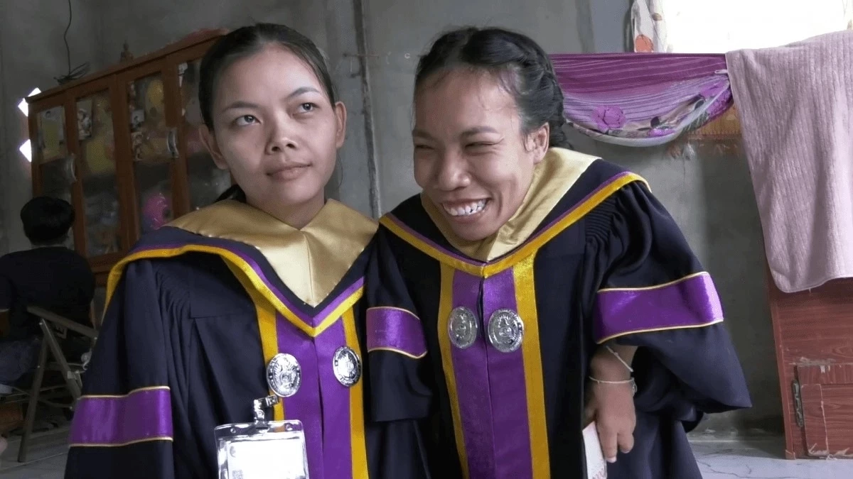 น้องหมิว บัณฑิตจิ๋ว พร้อมครอบครัว ร่วมลงนามถวายพระพร ‘เจ้าฟ้าพัชรกิติยาภา’ 