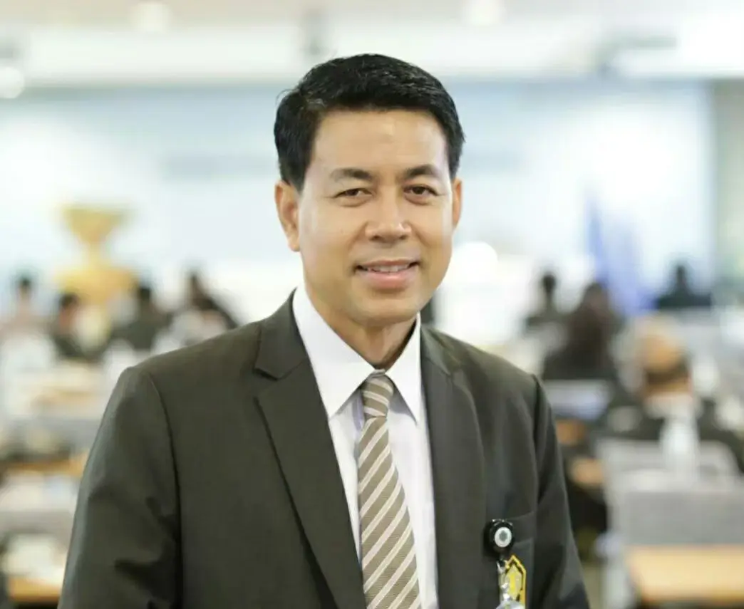 "ชุมสาย” ชี้ “ทักษิณ” บินฮ่องกง พักผ่อนปีใหม่กับครอบครัว ไร้วาระการเมือง