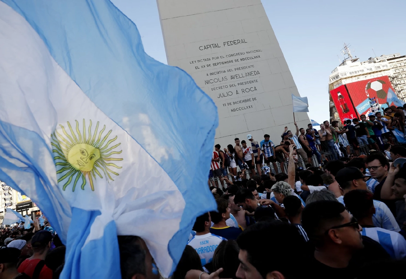 ประมวลภาพแฟนบอลเรือนแสนฉลองชัยสุดเหวี่ยง หลัง "ฟ้าขาว"เข้าชิงบอลโลก