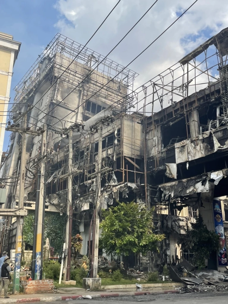 กัมพูชาอนุญาตนำร่าง 27 คนไทย เหยื่อไฟไหม้"กาสิโนแกรนด์ไดมอนด์" กลับไทยแล้ว