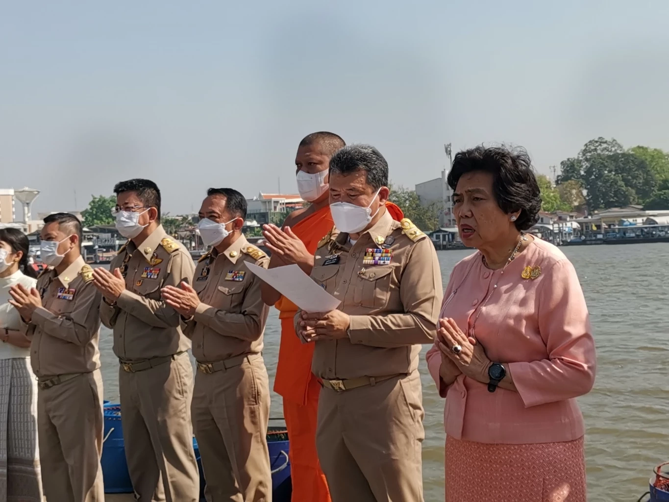 "ปลัดมท." พร้อมปชช. ร่วมบำเพ็ญกุศลถวายพระพรพระองค์ภา