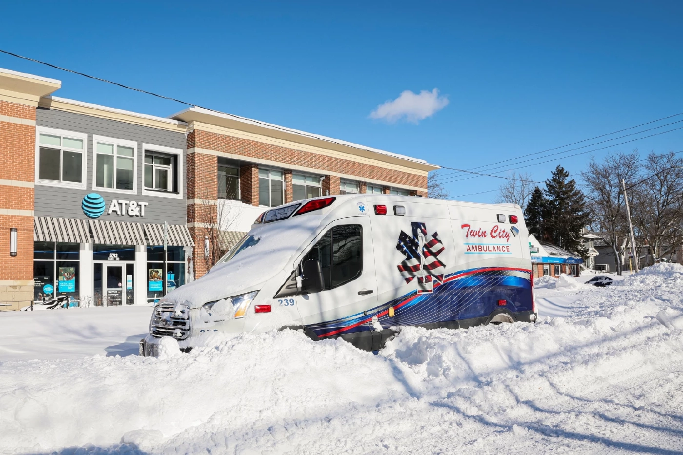 หนาวสุดขั้วในสหรัฐฯ คร่าชีวิต 37 ราย รัฐนิวยอร์กอ่วมหิมะท่วมสูง