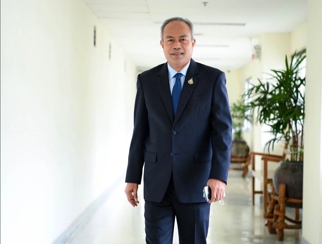 นายสินิตย์ เลิศไกร รัฐมนตรีช่วยว่าการกระทรวงพาณิชย์