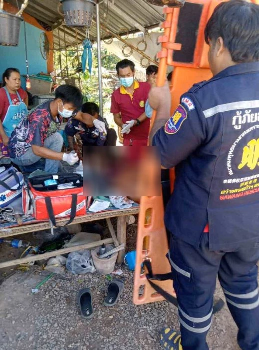 ตูมสนั่น! 2 พ่อลูก เตรียมพลุตะไลงานศพ เกิดระเบิดคามือ ดับ 1 เจ็บ 1