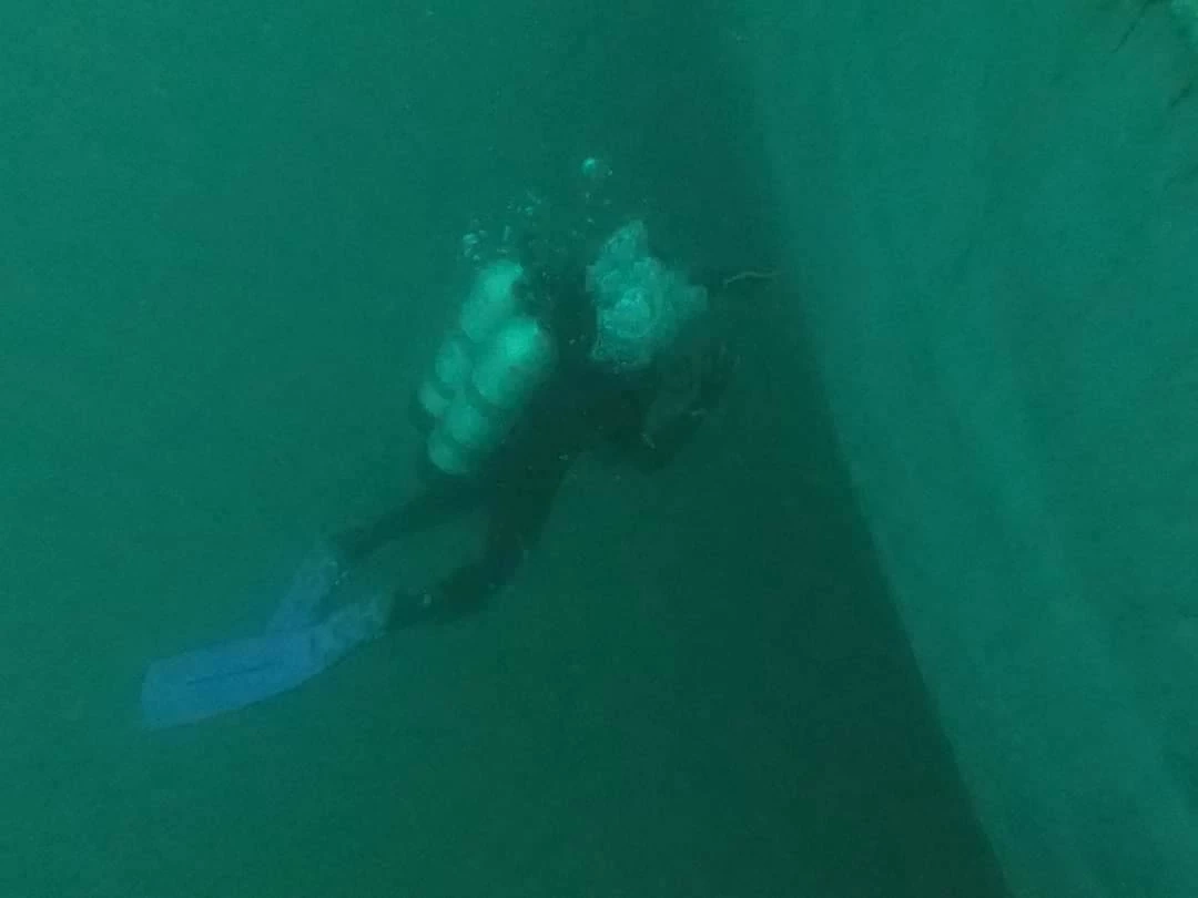 ผลสำรวจรอบ ร.ล.สุโขทัย-สะพานเดินเรือ ไม่พบกำลังพลติดอยู่