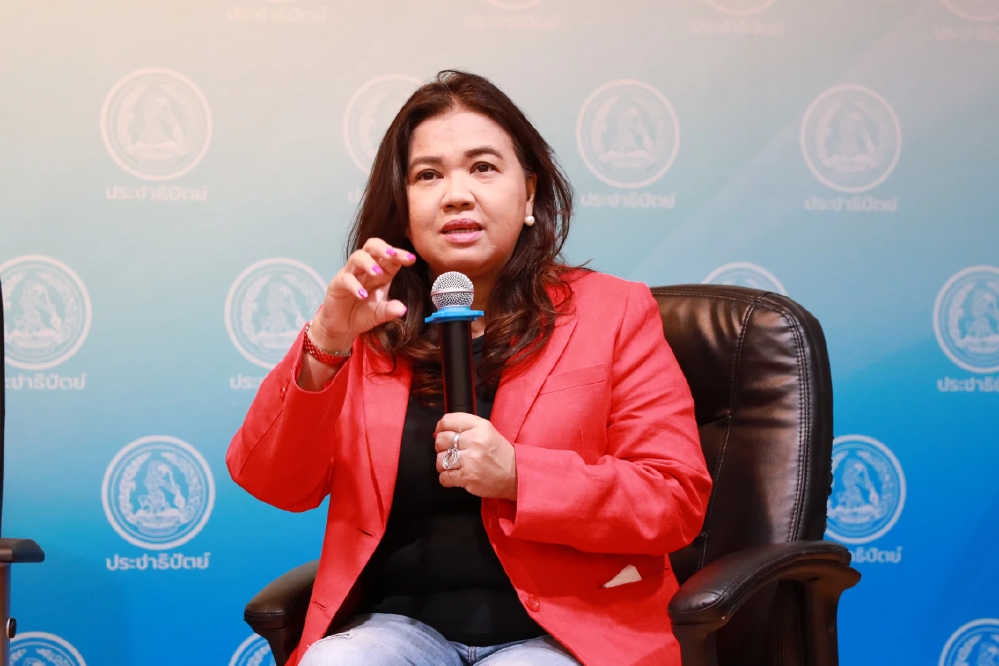 นางดรุณวรรณ" รองโฆษกพรรคประชาธิปัตย์