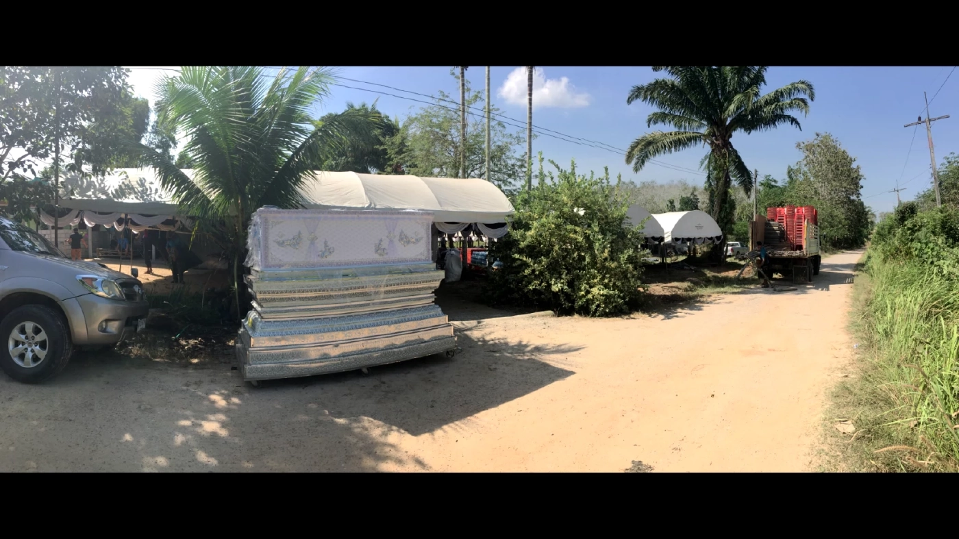 บรรยากาศการเตรียมจัดงานศพให้กับสาวถูกฆ่ายัดถัง