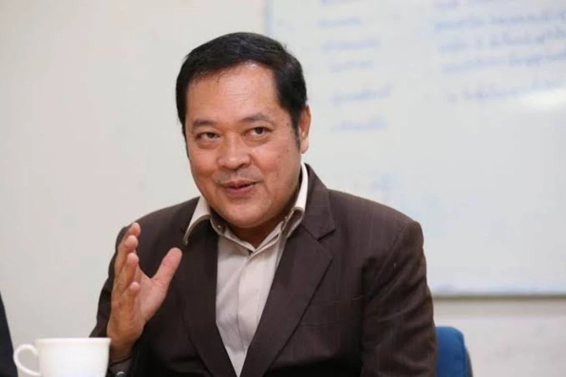 พล.ต.ท.ทวี สอดส่อง หัวหน้าพรรคประชาชาติ