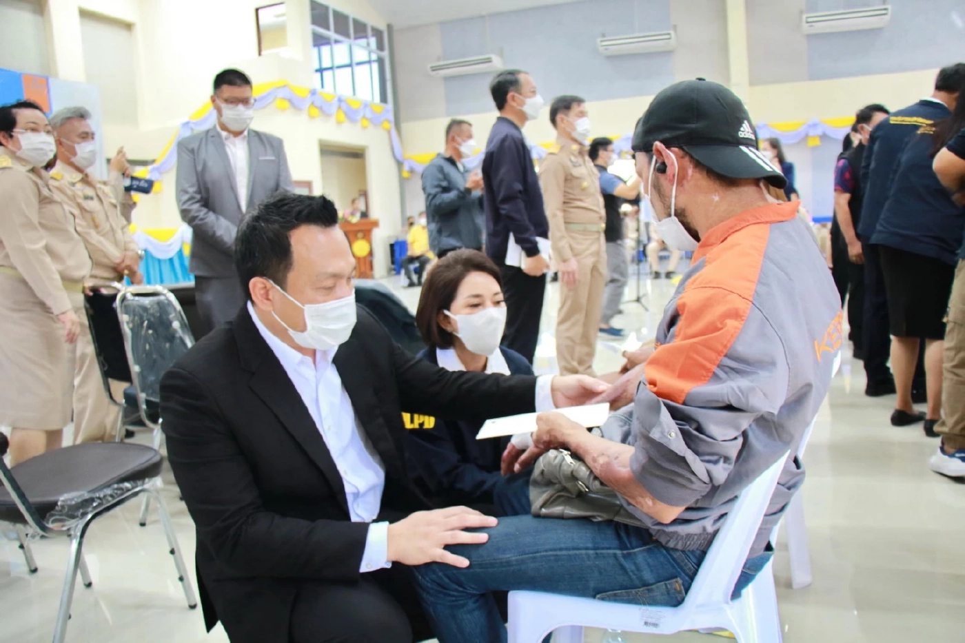 กระทรวงยุติธรรม มอบเงินเยียวยา 12 ผู้บาดเจ็บเหตุ MOUNTAIN B รวมเกือบล้านบาท