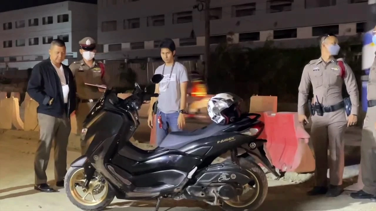 เปิดคลิป ศึก"วินจยย."ปะทะ"รถตู้นักเรียน" ถูกกระหน่ำยิงด้วยลูกโม่ บาดเจ็บ 1