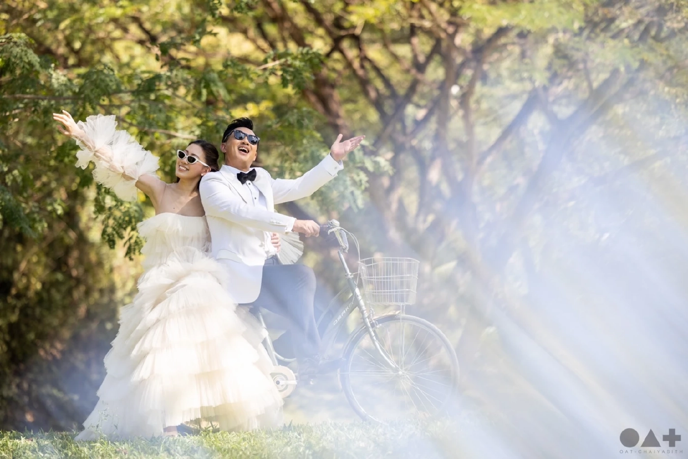 คนบันเทิงร่วมยินดี “แม็กกี้” ฉลองแต่งงานภรรยาสาว “แจมมี่” สุดอบอุ่น