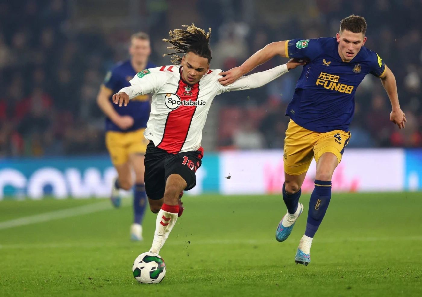 "นิวคาสเซิล vs เซาธ์แฮมป์ตัน" ตัดเชือกคาราบาวคัพ 03.00 น. เช็กสถิติ ความพร้อม ช่องถ่ายทอดสด