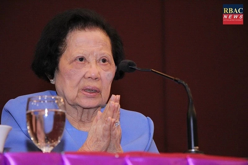 เปิดภาพปัจจุบันของ &quot;อาจารย์แม่&quot; รศ.สุนีย์ สินธุเดชะ นักพูดชื่อดัง ในวัย 87 ปี ลูกศิษย์แห่คอมเมนต์ยังรักและคิดถึงเสมอ