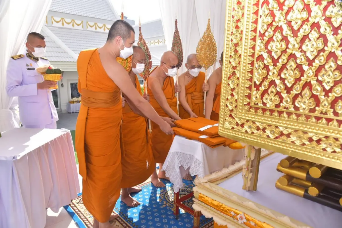 องคมนตรีเป็นประธานในพิธีพระราชทานเพลิงศพ "ต้นเรือพลับ"
