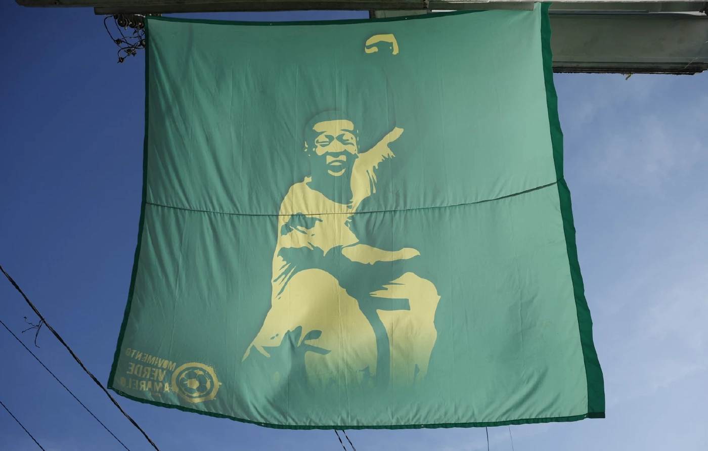 ประมวลภาพแฟนบอลนับหมื่นแห่ร่วมพิธีศพ "เปเล่" 