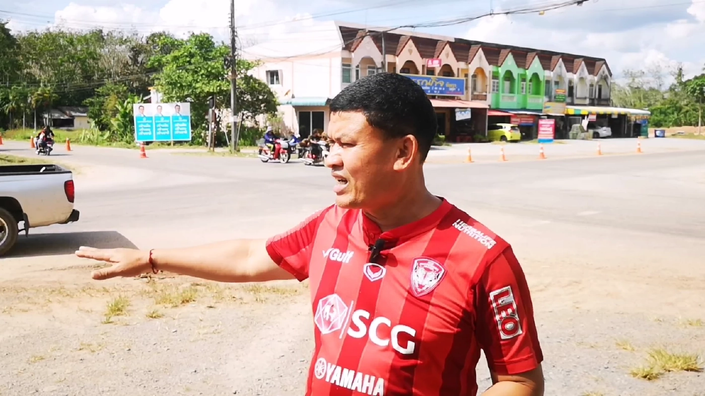 นายอนุเชษฐ์ มุกแก้ว ขอสัญญาณจราจร